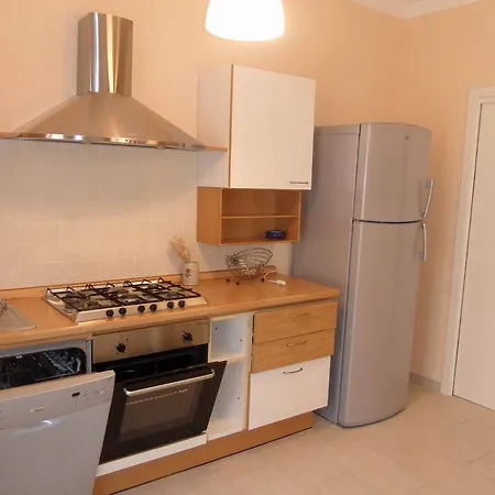 Casa Vacanze Orchidea 公寓 迪亚诺马里纳